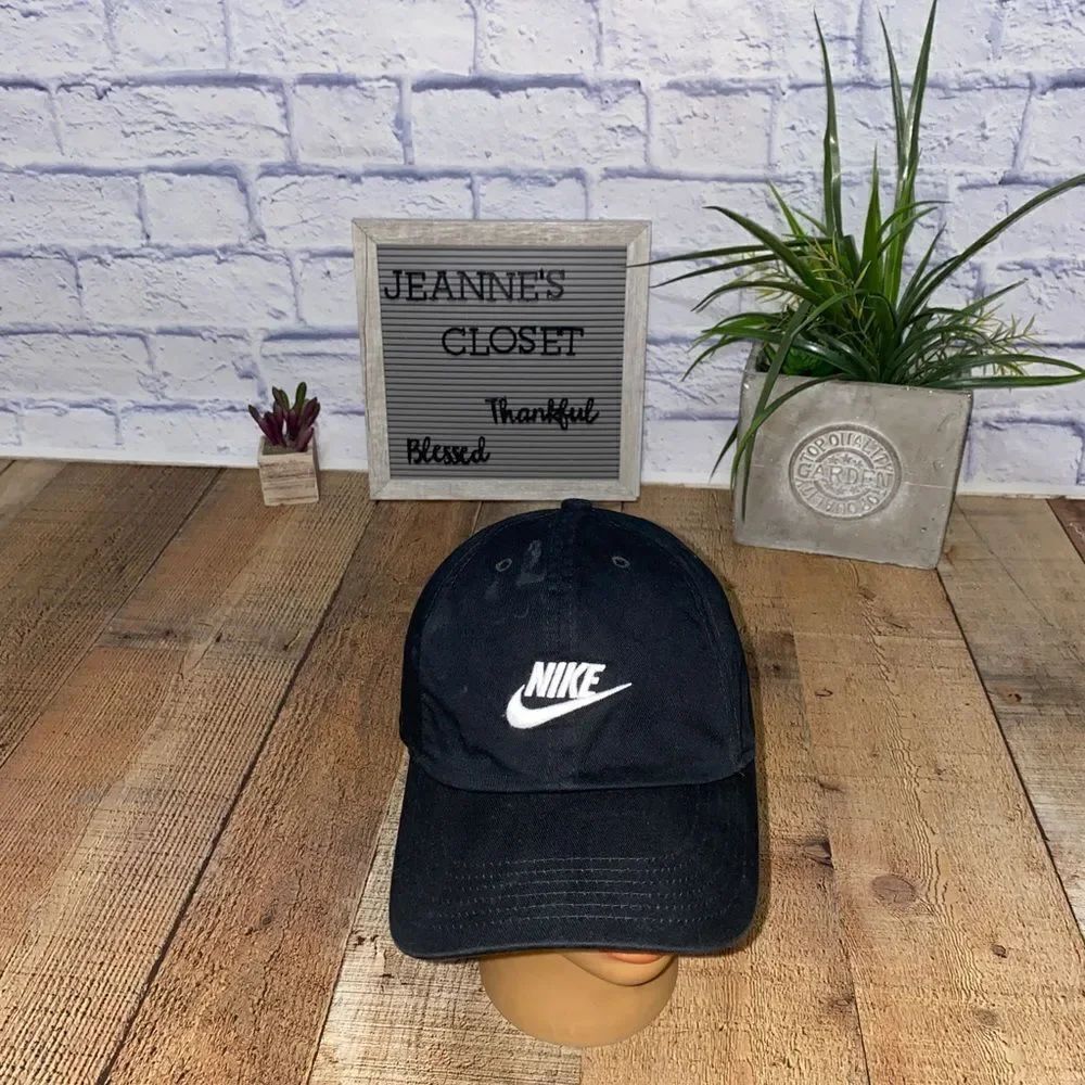 Nike Heritage 86 One Size Fits Most Adjustable Strap Back Cap Baseball Hat